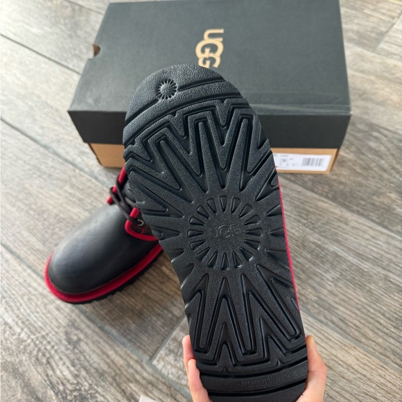 Brand New UGG Neumel Leather Men’s Boots “Black/Red” - Picture 6 of 11